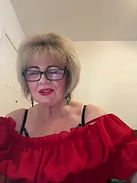 Snapshot of BoloshkaBlonda chatting on July 4, 2026, 7:18 pm BoloshkaBlonda online show from July 4, 2026, 7:18 pm