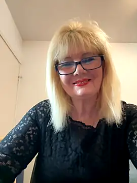 BoloshkaBlonda online show from October 10, 2025, 6:53 pm