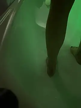 pleasedontpressaredburton online show from November 21, 2025, 4:28 pm