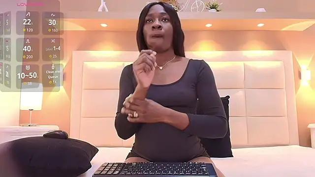 Snapshot of TracyDavis_ chatting on February 14, 2026, 12:05 pm TracyDavis online show from February 14, 2026, 12:05 pm