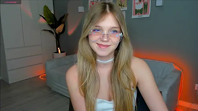 linakorvin online show from December 14, 2025, 1:28 pm