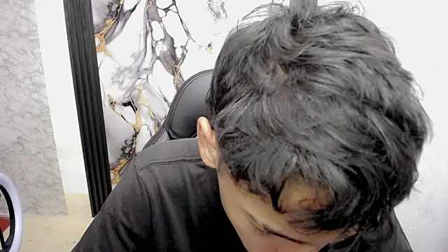 Im david02 online show from November 29, 2025, 1:11 pm