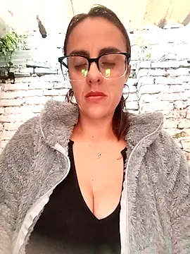 Jade 1-9 online show from December 13, 2025, 8:04 pm