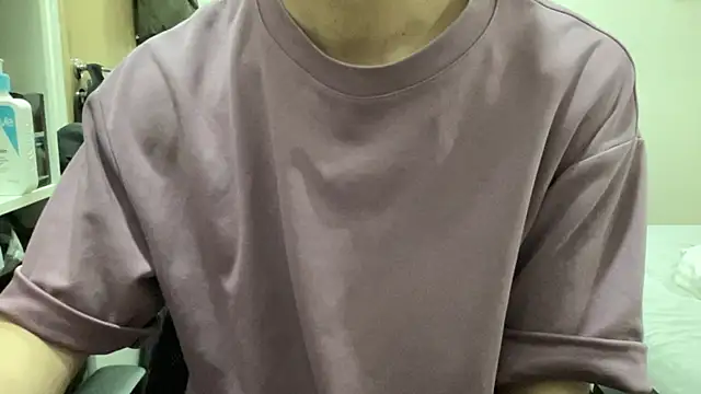 16hornydog online show from October 13, 2025, 4:19 pm