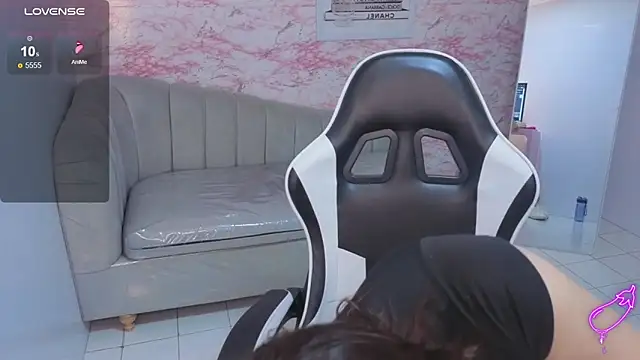 mia foster t online show from February 27, 2026, 1:22 pm