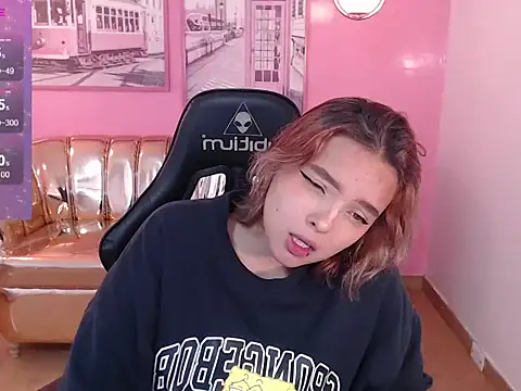 mia foster t online show from October 25, 2025, 12:04 pm