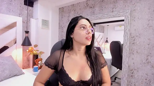 Snapshot of Vanessa_Rain_ chatting on February 1, 2026, 7:34 pm Vanessa Rain online show from February 1, 2026, 7:34 pm