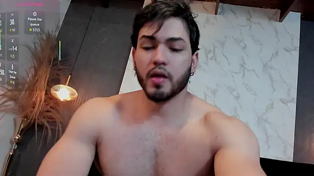 ElianKeiser online show from November 5, 2025, 1:14 pm