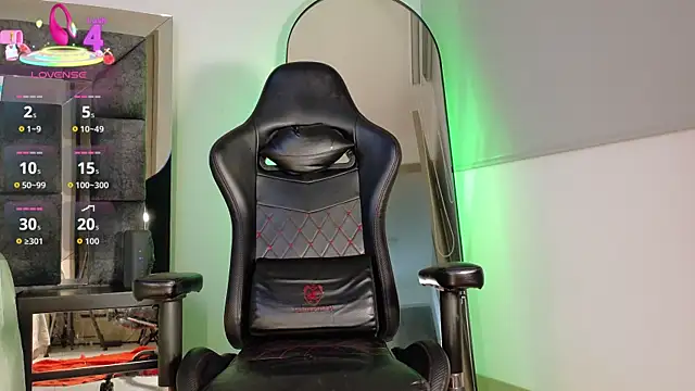 johnjaguar1  online show from April 22, 2026, 10:11 am