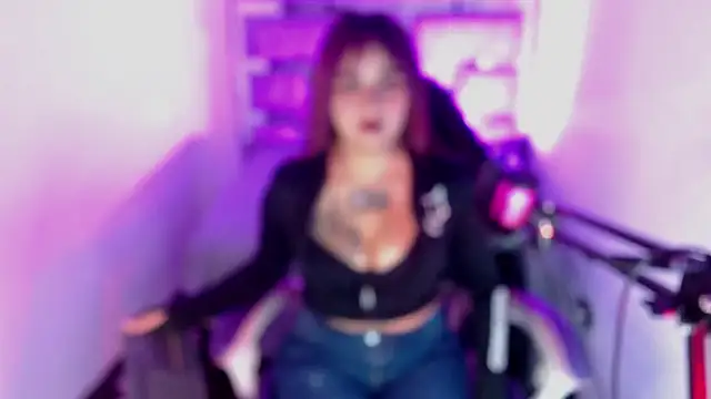 ivoni online show from October 4, 2025, 6:53 pm