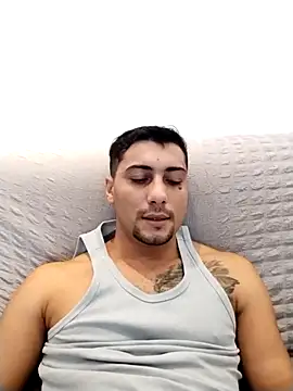 gooddboy01 online show from October 18, 2025, 8:38 am