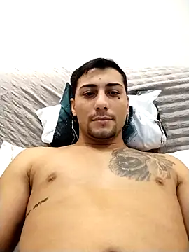 gooddboy01 online show from November 8, 2025, 9:51 pm