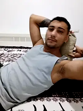 gooddboy01 online show from October 12, 2025, 7:54 am