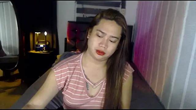 Snapshot of natalia_hernandez chatting on October 3, 2025, 10:06 am natalia hernandez online show from October 3, 2025, 10:06 am