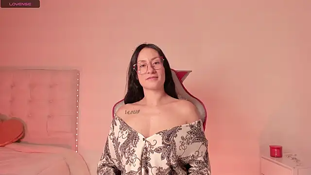 clover tter  online show from November 9, 2025, 10:30 am