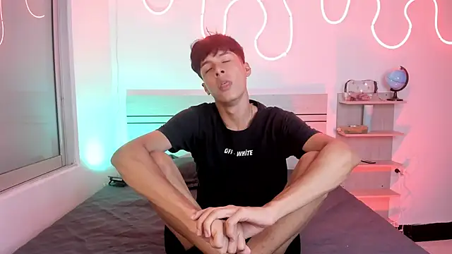 luccas ferreira online show from November 11, 2025, 7:08 pm