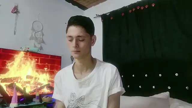 Tyler cat online show from November 1, 2025, 1:38 pm