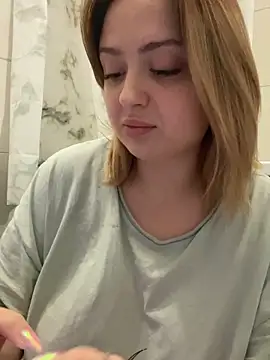 Snapshot of KellyMoors chatting on October 21, 2025, 11:42 am KellyMoors online show from October 21, 2025, 11:42 am