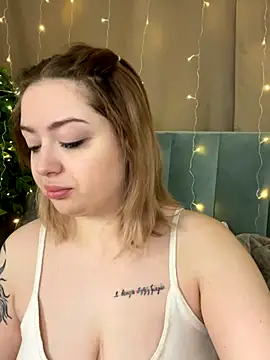 Snapshot of KellyMoors chatting on October 20, 2025, 1:18 am KellyMoors online show from October 20, 2025, 1:18 am