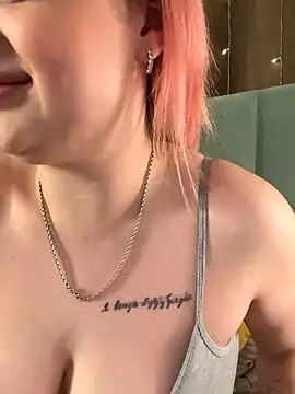 Snapshot of KellyMoors chatting on November 26, 2025, 10:15 am KellyMoors online show from November 26, 2025, 10:15 am