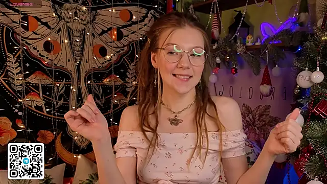 lyra thenymph online show from December 19, 2025, 12:14 am