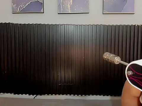 Julieta Slav3 online show from December 4, 2025, 9:36 pm