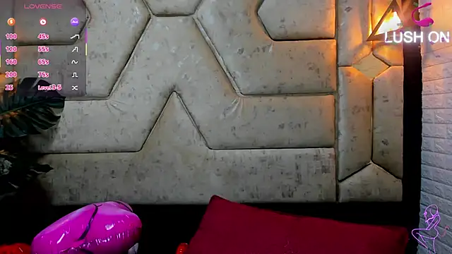 Julieta Slav3 online show from March 30, 2026, 9:16 pm