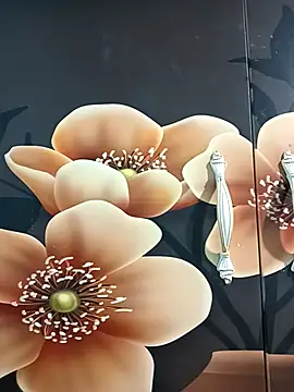 tulip-bae online show from October 4, 2025, 4:47 am