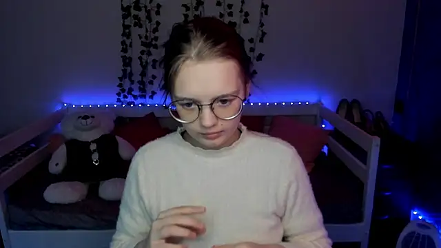 shy elina01 online show from November 6, 2025, 10:41 am