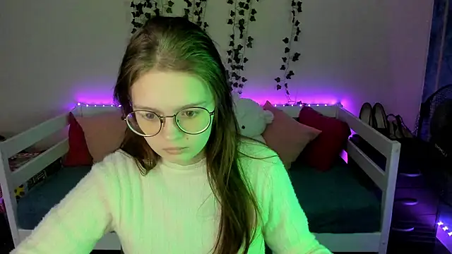 shy elina01 online show from October 24, 2025, 10:47 am