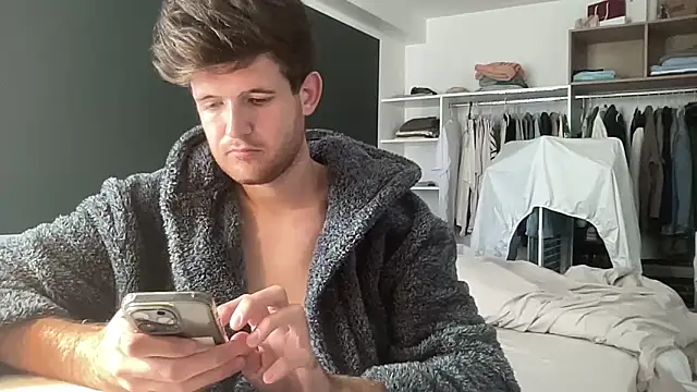 VersaGoo online show from October 5, 2025, 1:35 pm