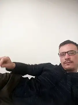 viktor1992-1-1 online show from May 6, 2026, 6:06 am