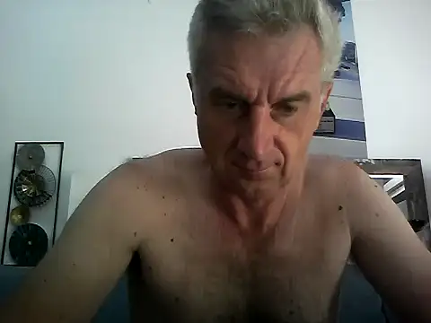 Vintermelon2 online show from October 3, 2025, 8:05 am