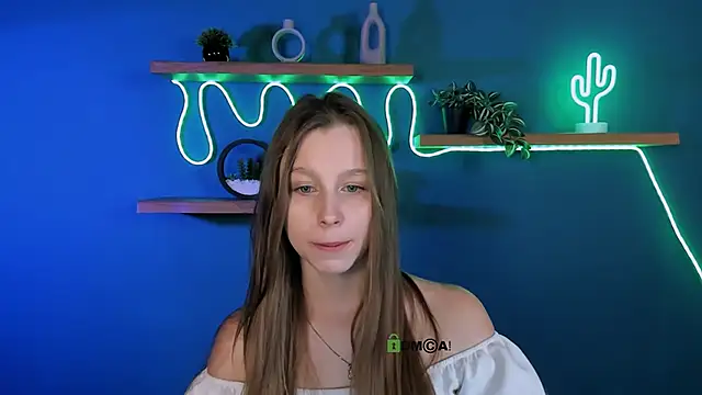 Snapshot of esme_moore_ chatting on October 9, 2025, 8:48 am esme moore online show from October 9, 2025, 8:48 am