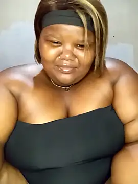 LadyBear2002 online show from October 21, 2025, 8:25 am