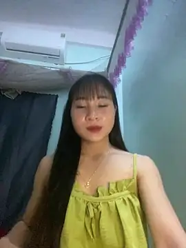 Snapshot of banlinh004 chatting on May 5, 2026, 2:20 pm banlinh004 online show from May 5, 2026, 2:20 pm