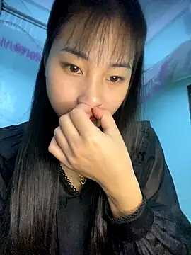 banlinh004 online show from November 12, 2025, 5:22 am