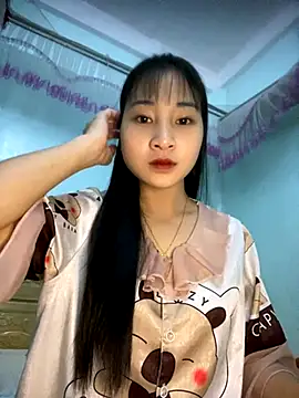 banlinh004 online show from November 18, 2025, 5:22 am