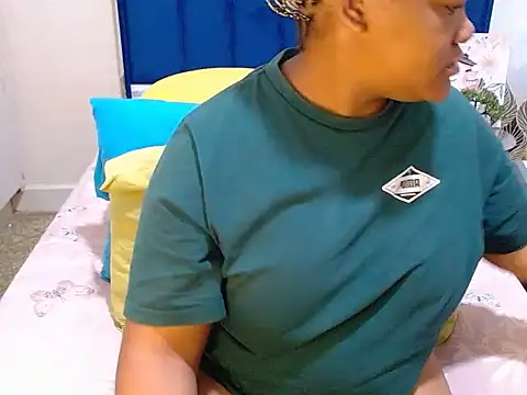SweetJuicyPussy97 online show from June 5, 2026, 8:58 pm