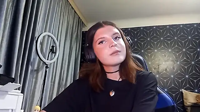 Snapshot of LissaKradfer chatting on October 3, 2025, 1:12 pm LissaKradfer online show from October 3, 2025, 1:12 pm