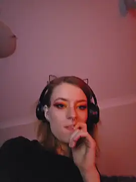 Snapshot of lonely_Cosplay_chick chatting on October 14, 2025, 1:34 pm lonely Cosplay chick online show from October 14, 2025, 1:34 pm