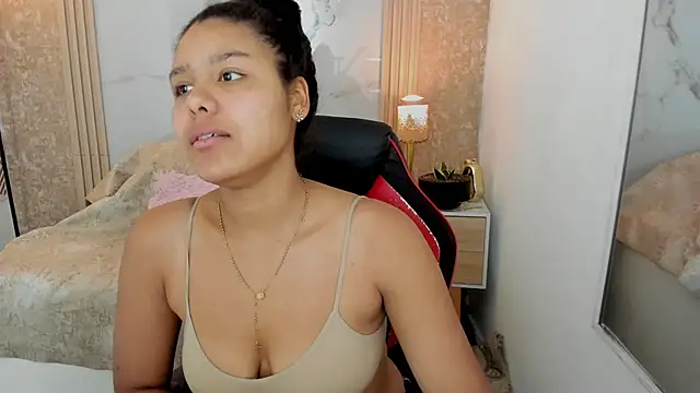 Snapshot of AriaVega chatting on May 22, 2026, 12:47 pm AriaVega online show from May 22, 2026, 12:47 pm