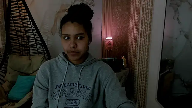 Snapshot of AriaVega chatting on April 27, 2026, 12:58 pm AriaVega online show from April 27, 2026, 12:58 pm