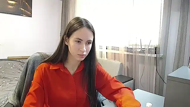 Chloe Skims online show from October 8, 2025, 11:01 am
