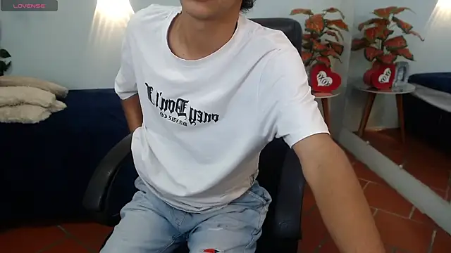 LiamBlack16 online show from October 9, 2025, 11:33 am