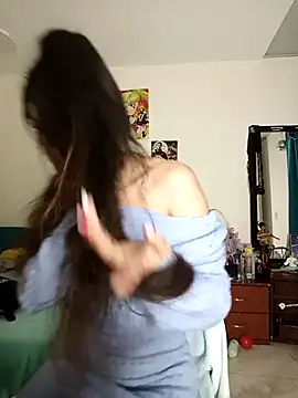 caramel doll   online show from November 15, 2025, 11:31 pm