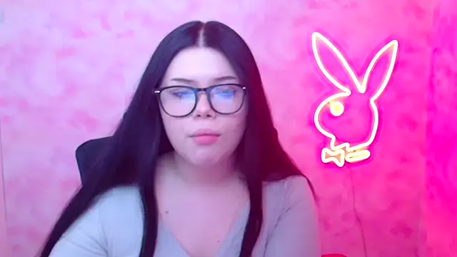 Mona Esty online show from December 19, 2025, 6:43 pm