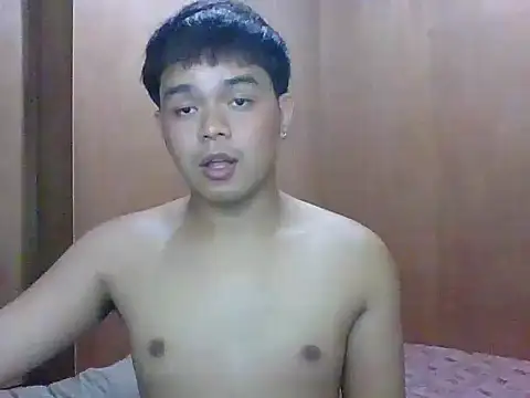 Snapshot of TarahFox chatting on October 2, 2025, 6:11 pm TarahFox online show from October 2, 2025, 6:11 pm