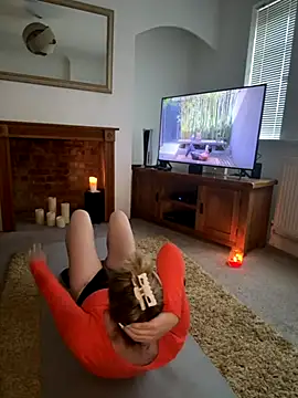 Snapshot of MimiMaee chatting on November 12, 2025, 2:54 pm MimiMaee online show from November 12, 2025, 2:54 pm