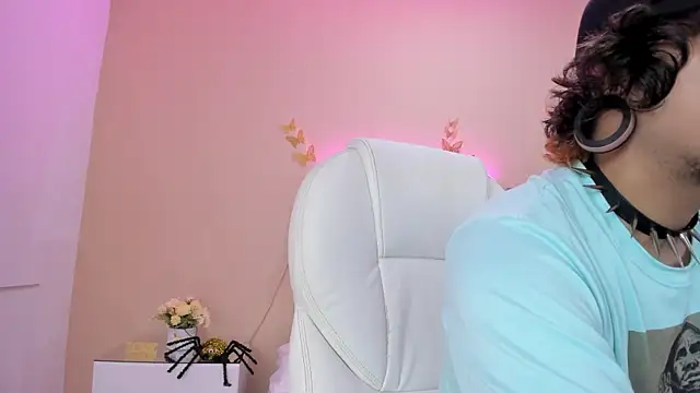 Snapshot of Kaoz_23_ chatting on October 19, 2025, 1:03 pm Kaoz 23 online show from October 19, 2025, 1:03 pm